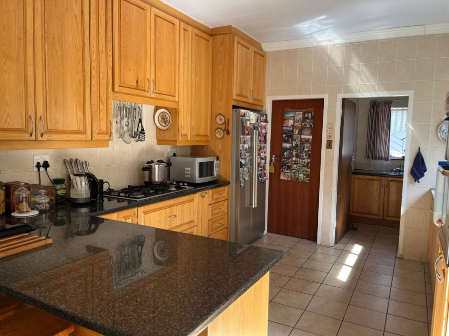 5 Bedroom Property for Sale in Theunissen Free State